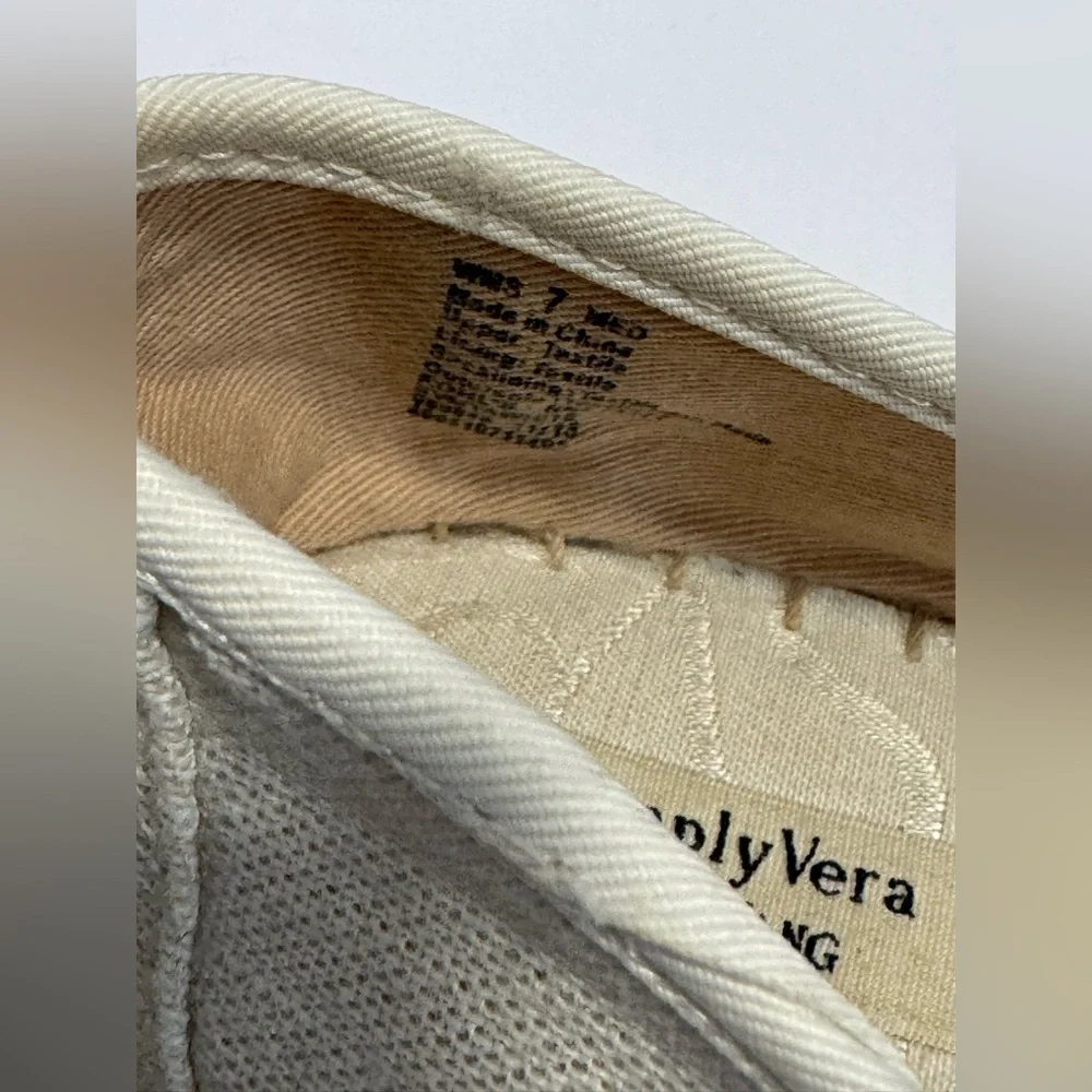 Simply Vera Vera Wang Embellished Espadrille Flats size 7